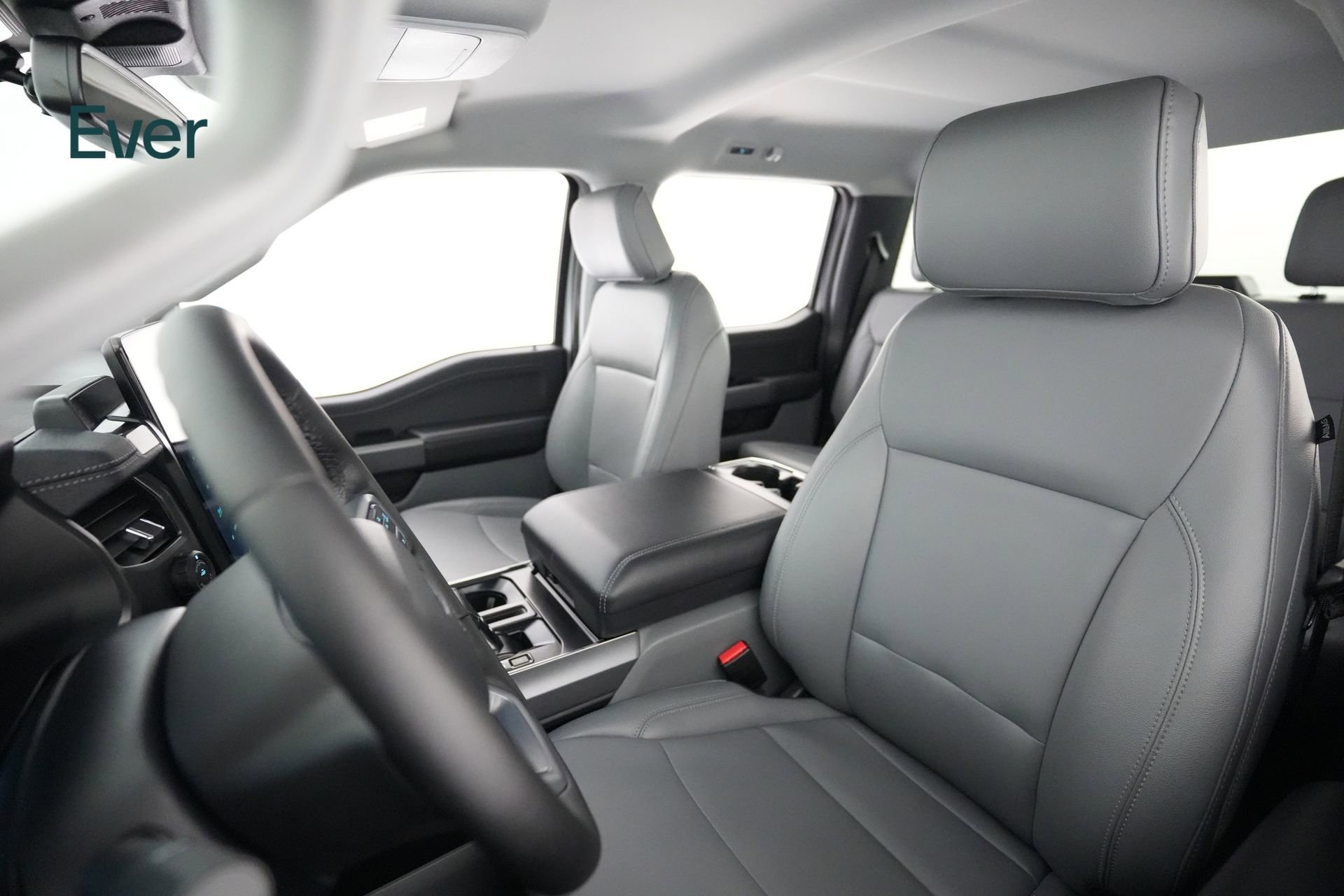 Used 2025 Ford F150 Lightning Flash image 4