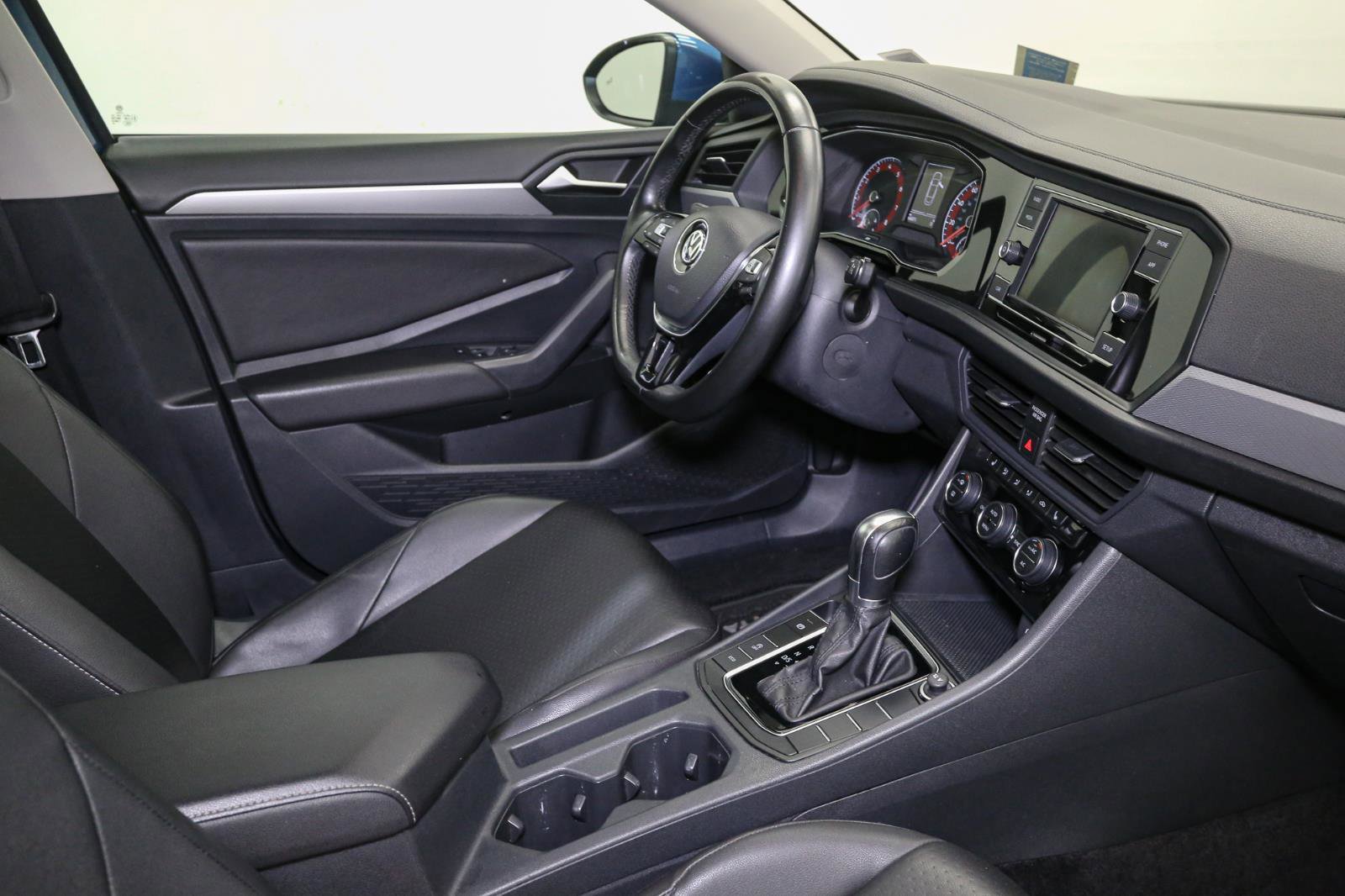Certified 2019 Volkswagen Jetta SE image 20