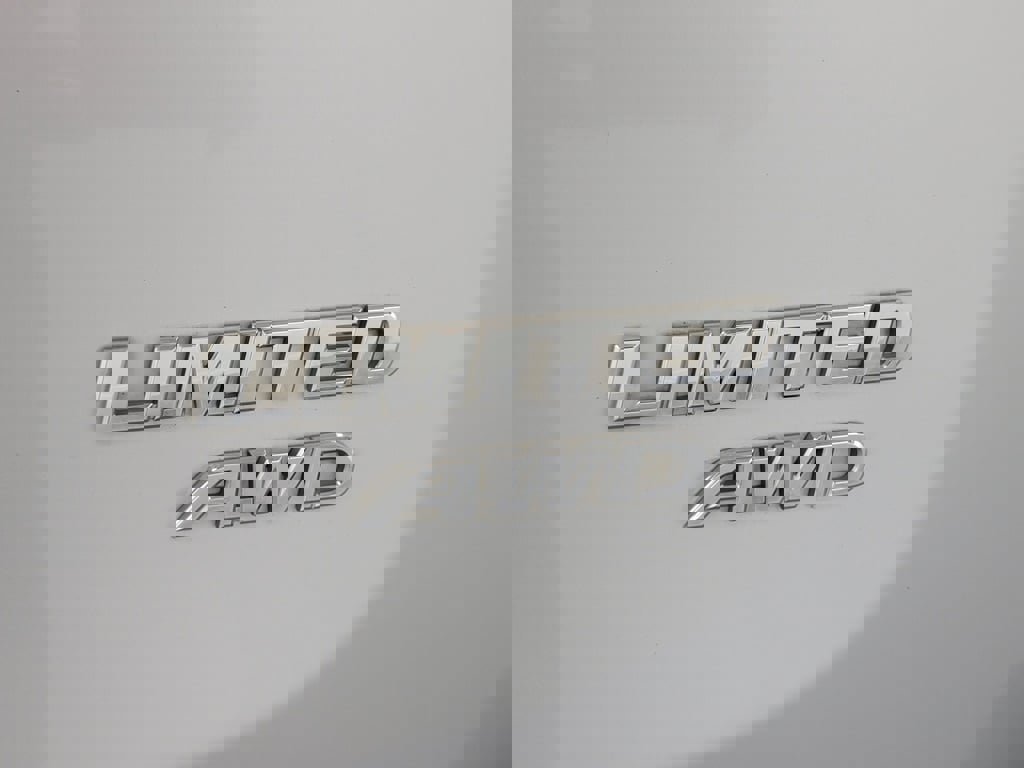 Used 2015 Toyota RAV4 Limited w/ Technology Package image 10