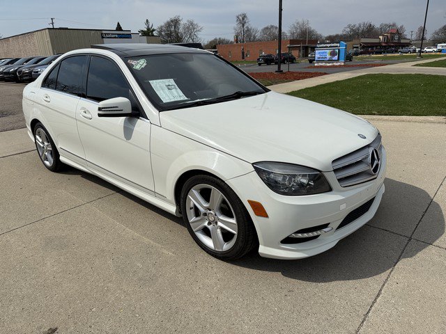 Used 2011 Mercedes-Benz C 300 4MATIC Sedan image 3