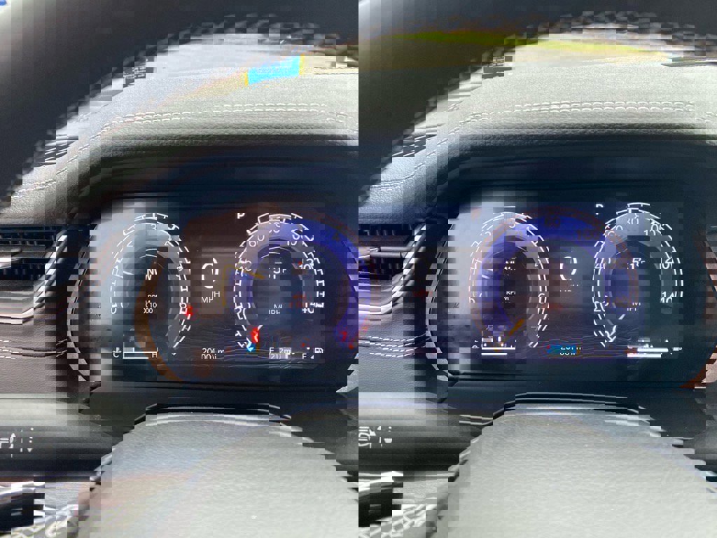 Used 2024 Jeep Grand Cherokee L Limited image 21