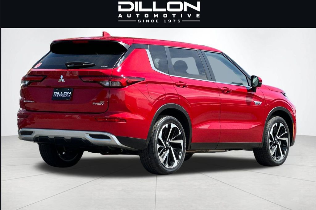 Used 2025 Mitsubishi Outlander SE AWD/4WD image 4