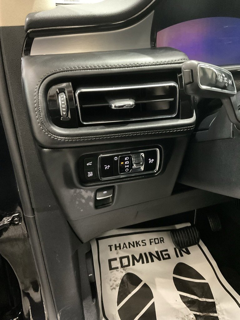 Used 2023 Lincoln Nautilus FWD image 8