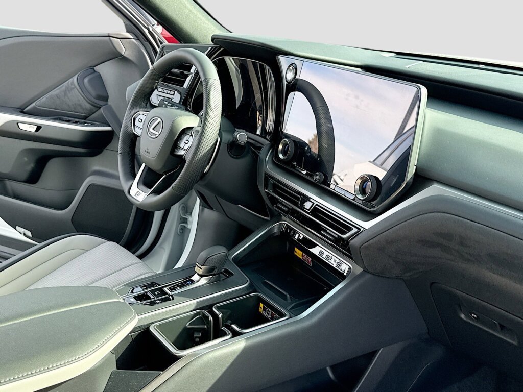 New 2026 Lexus TX 500h AWD image 5