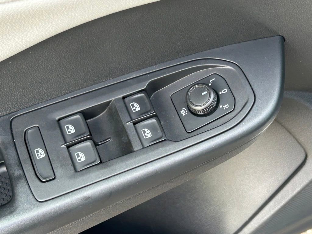 Used 2022 Volkswagen Taos SEL w/ Panoramic Sunroof Package image 54