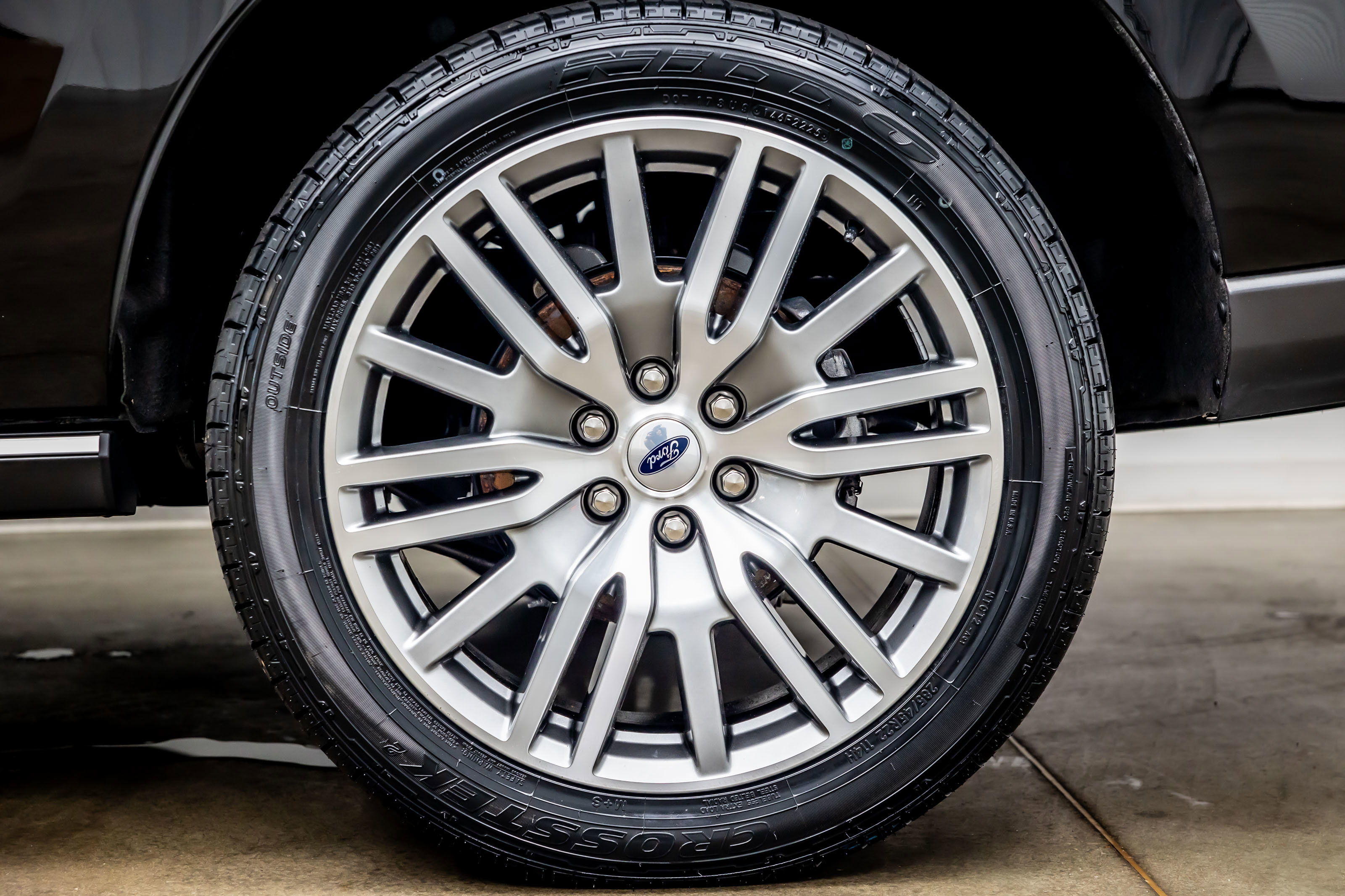 Used 2023 Ford Expedition Limited image 37