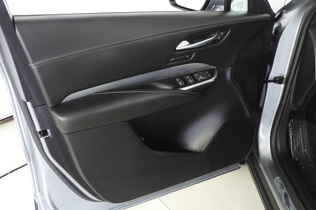 Used 2025 Cadillac XT4 Premium Luxury FWD image 11