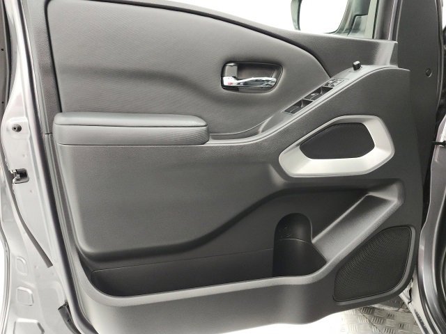 Used 2024 Nissan Frontier SV image 41