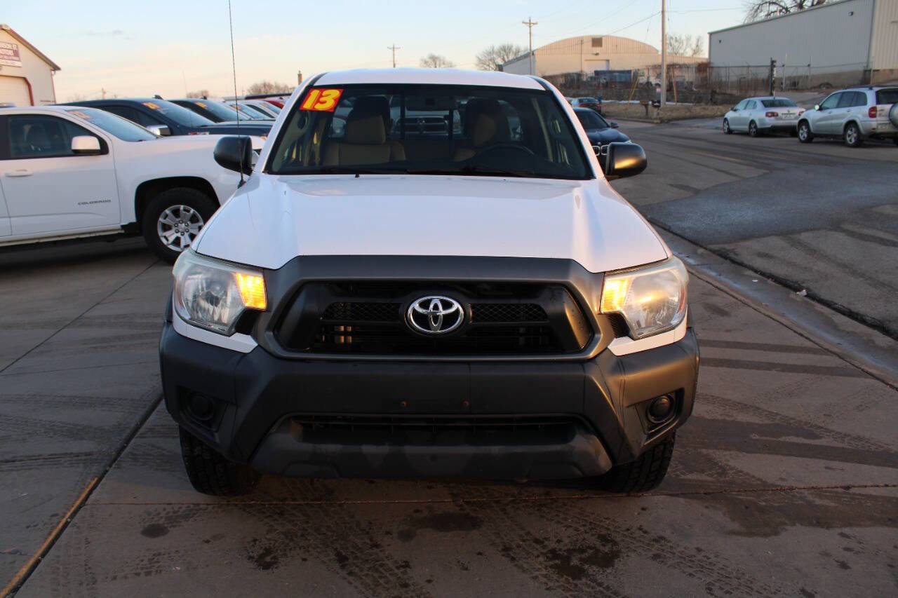 Used 2013 Toyota Tacoma 4x4 Access Cab w/ Convenience Pkg image 2