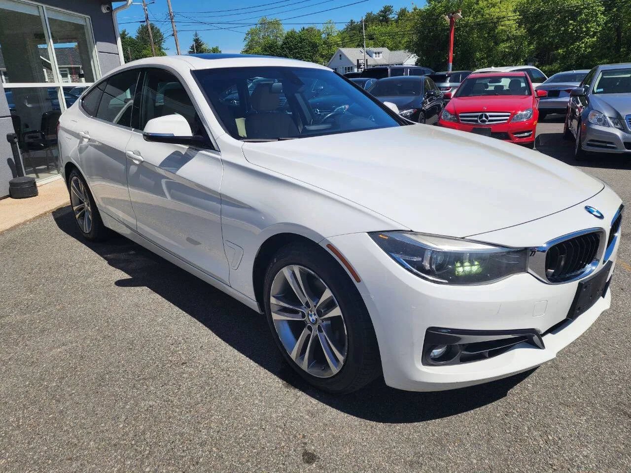 Used 2018 BMW 330i Gran Turismo xDrive AWD/4WD image 3