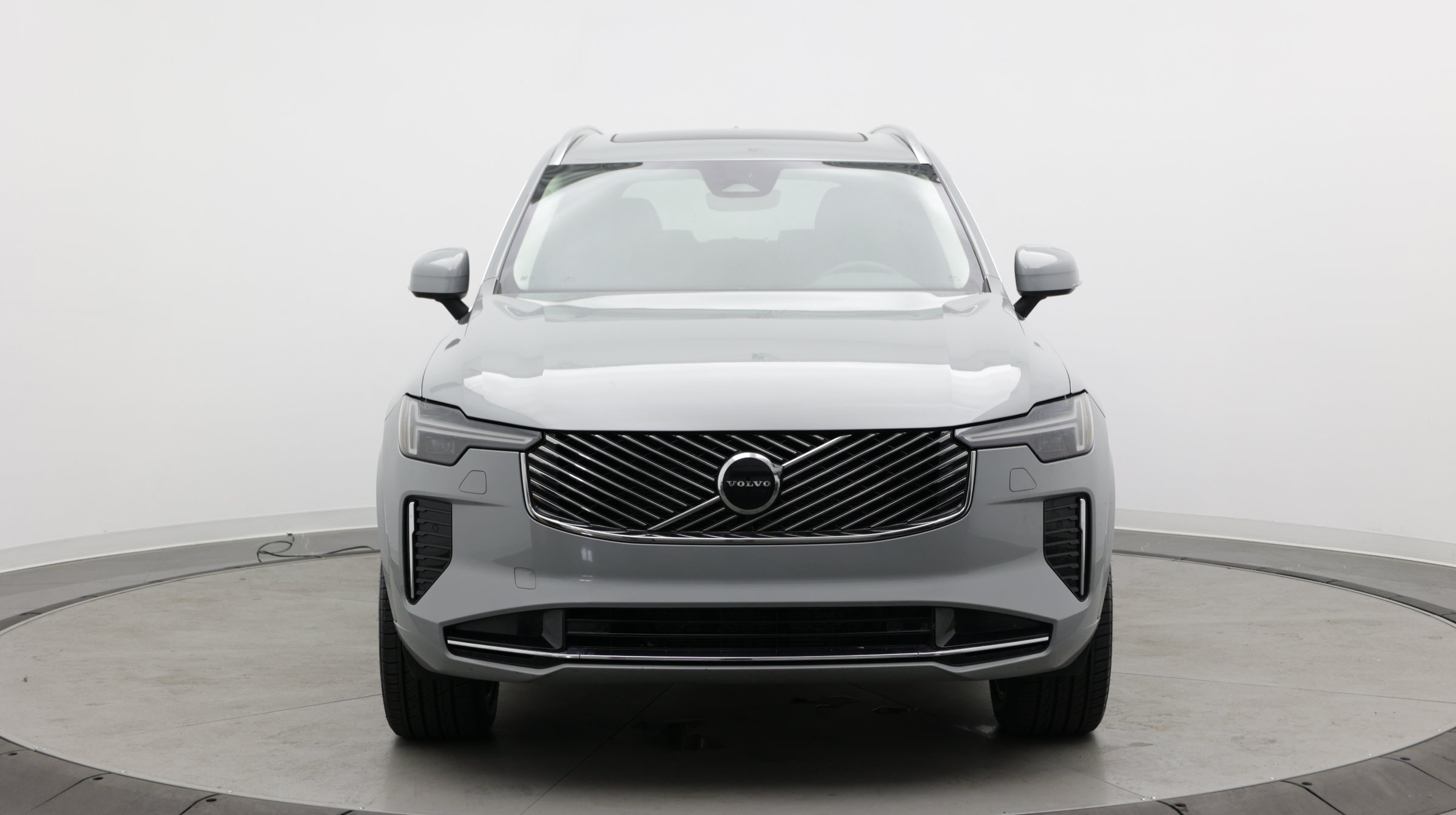 Used 2025 Volvo XC90 B5 Core AWD/4WD image 2