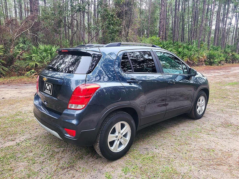 Used 2021 Chevrolet Trax LT w/ LT Convenience Package image 4