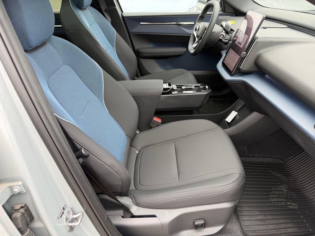 New 2026 Volvo EX30 Plus w/ Protection Package Premier AWD/4WD image 9
