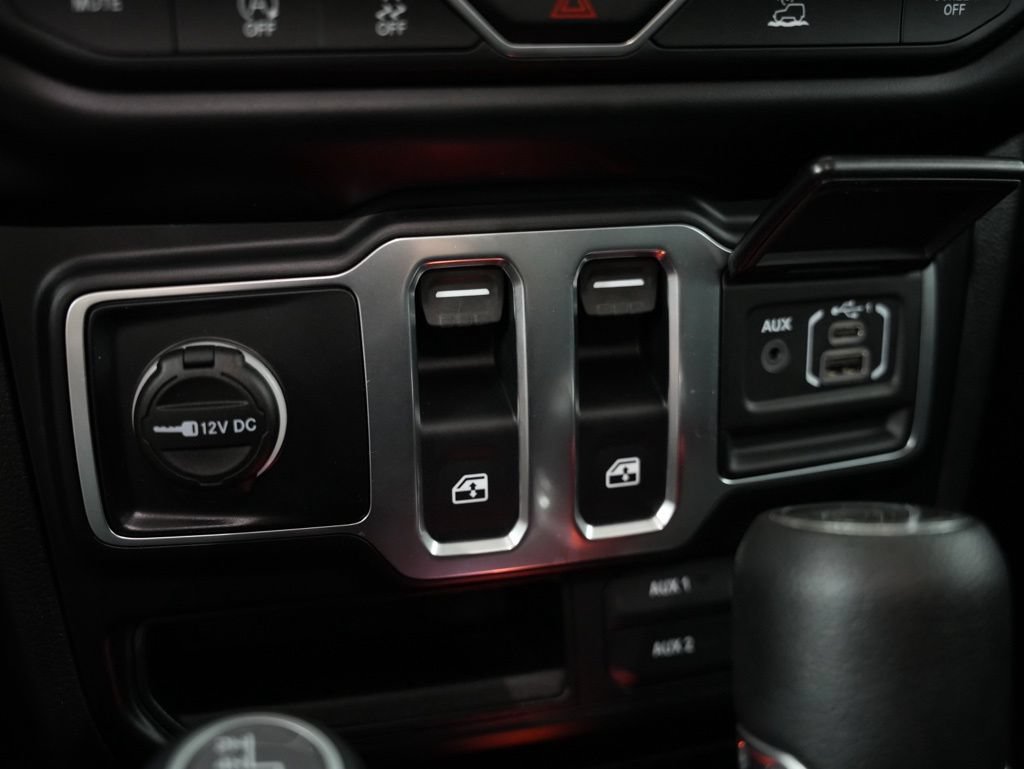 Used 2021 Jeep Wrangler Sport AWD/4WD image 24