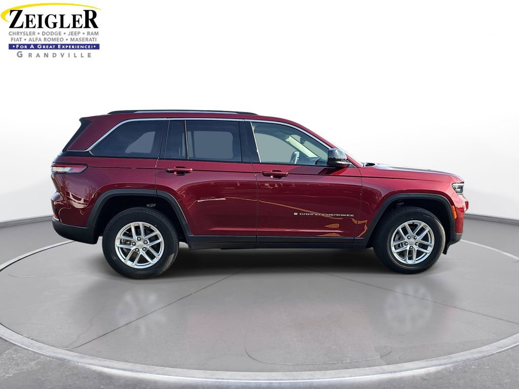 Certified 2023 Jeep Grand Cherokee Laredo w/ Luxury Tech Group I AWD/4WD image 4