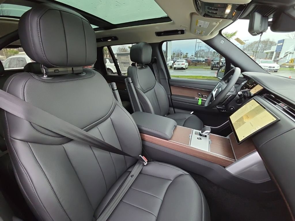 New 2026 Land Rover Range Rover SE image 21