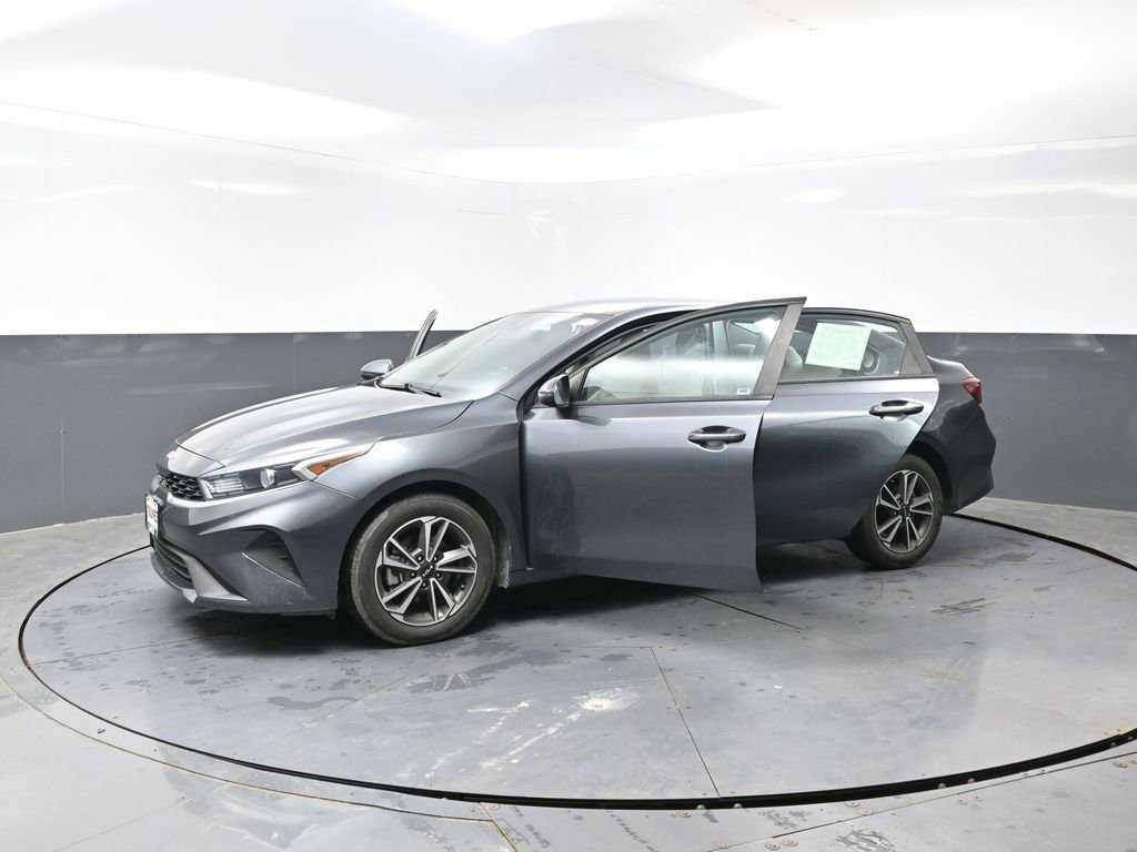 Used 2022 Kia Forte LXS w/ LXS Technology Package FWD image 32