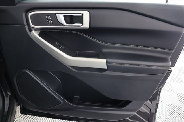 Used 2021 Ford Explorer XLT image 29