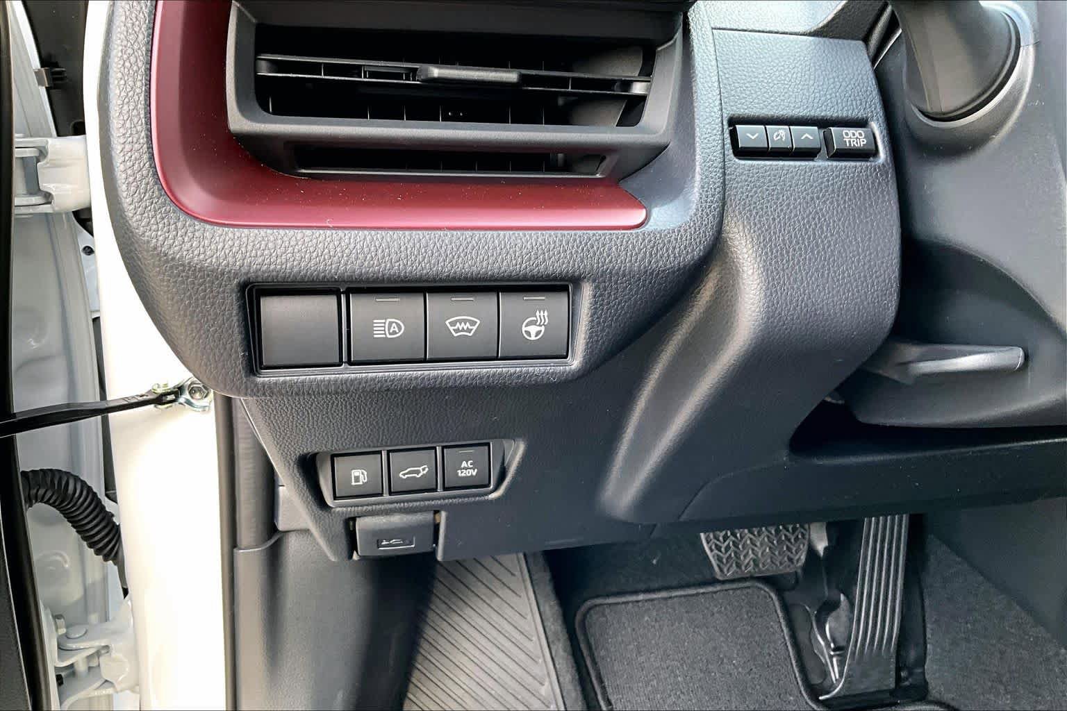 New 2026 Toyota Prius Plug-In Hybrid FWD image 17