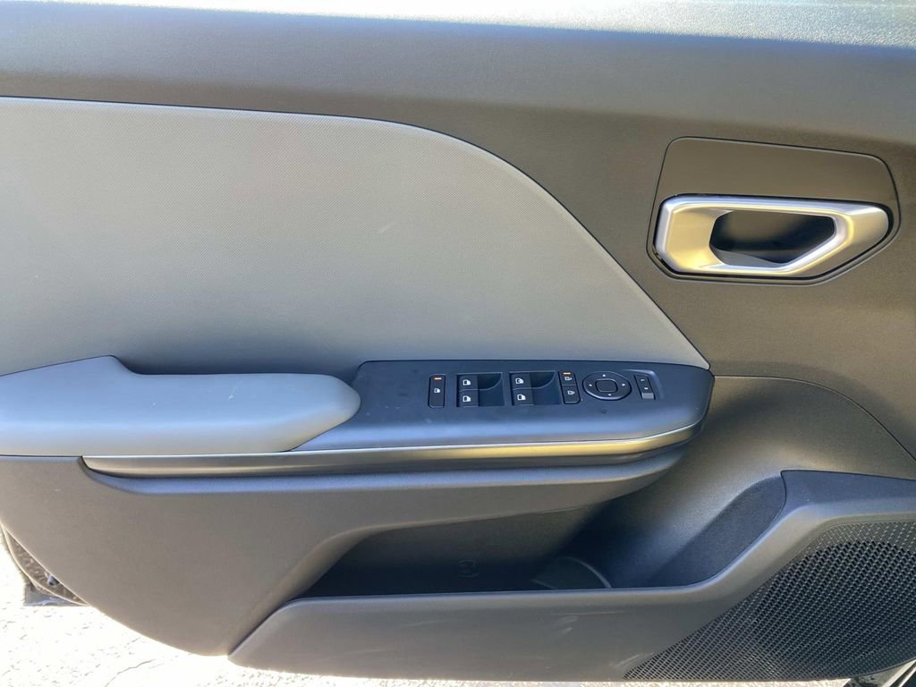 New 2026 Kia K4 LXS image 13