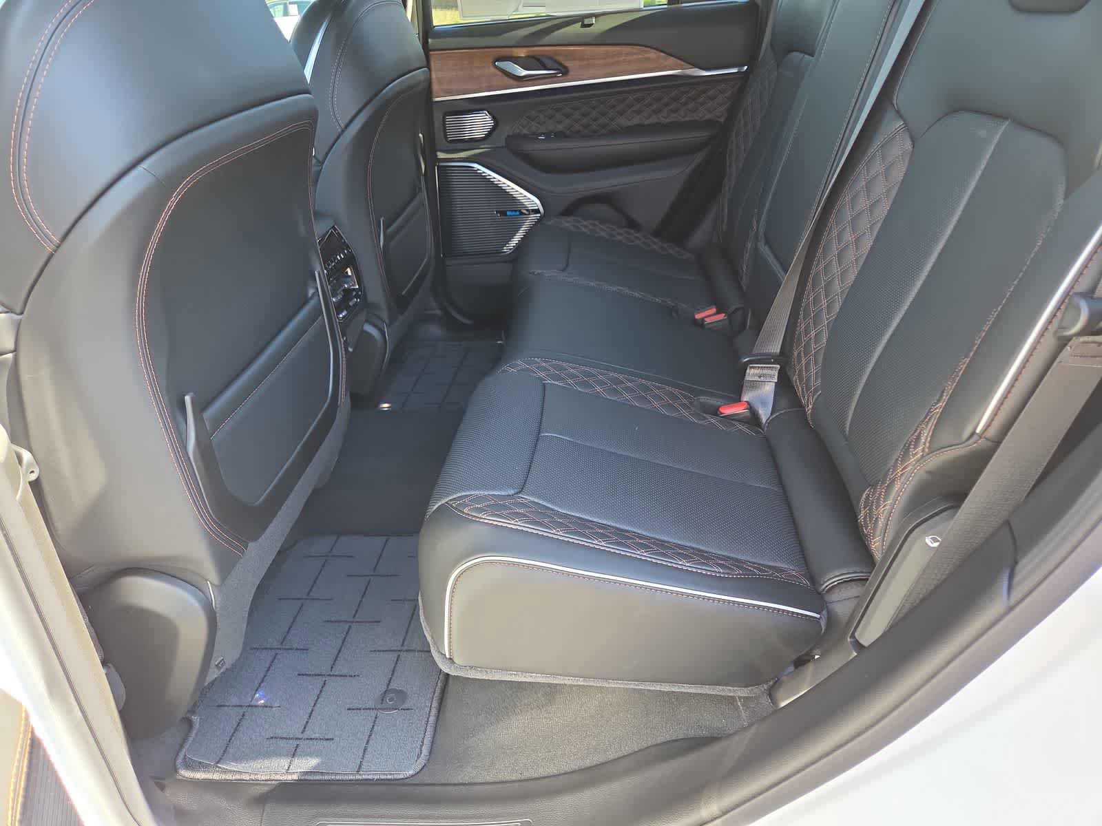 New 2026 Jeep Grand Cherokee Summit AWD/4WD image 21
