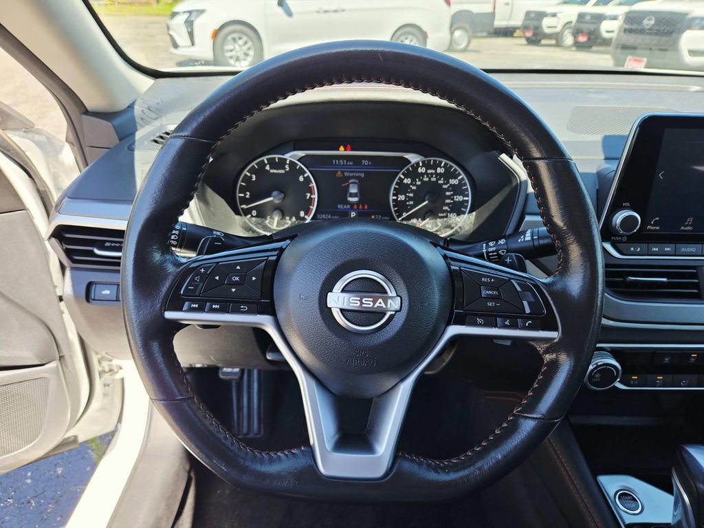 Used 2023 Nissan Altima 2.5 SR FWD image 18