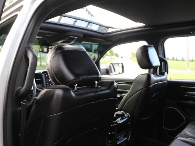 Used 2020 RAM 1500 Laramie w/ Sport Appearance Package AWD/4WD image 18