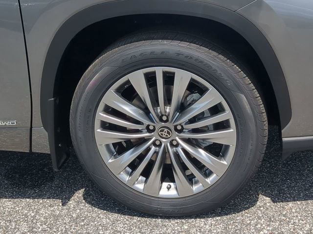 New 2026 Toyota Highlander Platinum AWD/4WD image 11