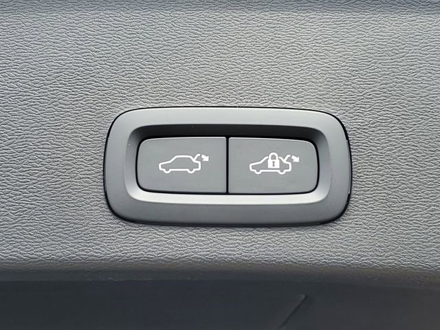 New 2026 Volvo XC40 B5 Plus w/ Protection Package Premier image 30