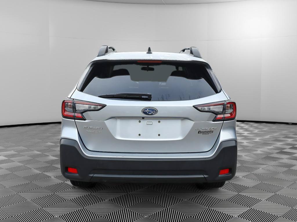 Used 2025 Subaru Outback Premium AWD/4WD image 6