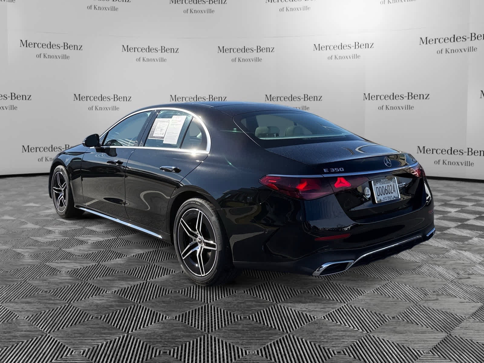 Used 2026 Mercedes-Benz E 350 4MATIC Sedan image 3