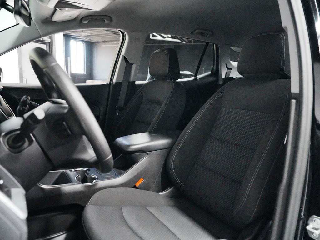 Used 2024 GMC Terrain SLE w/ LPO, Floor Liner Package AWD/4WD image 30