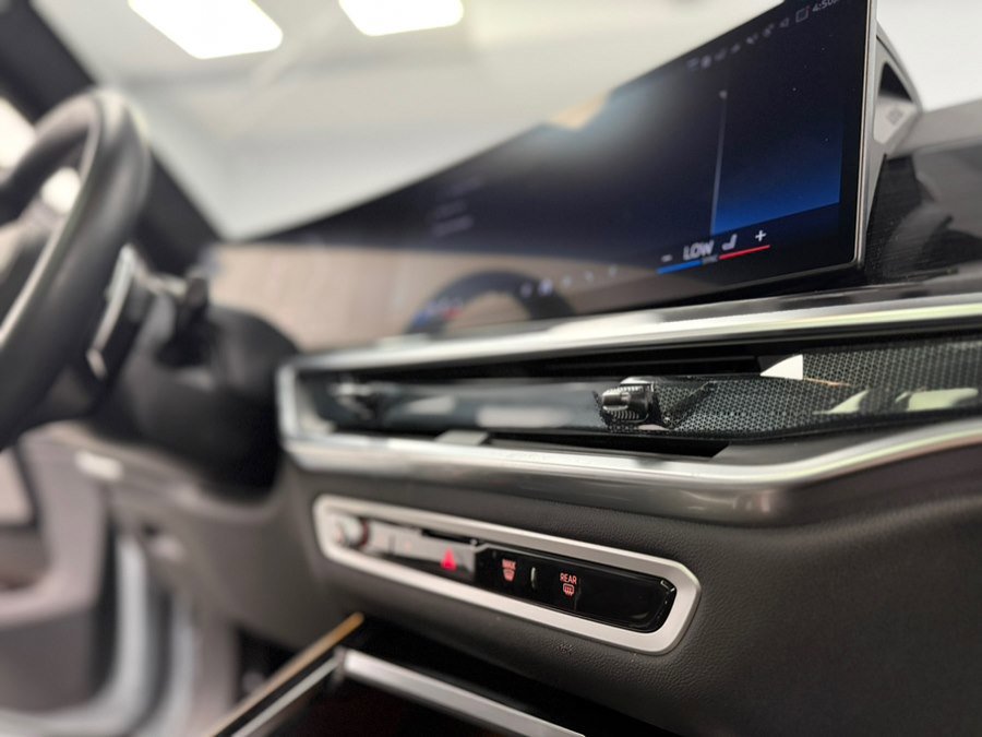 Used 2026 BMW X7 xDrive40i w/ Executive Package image 57