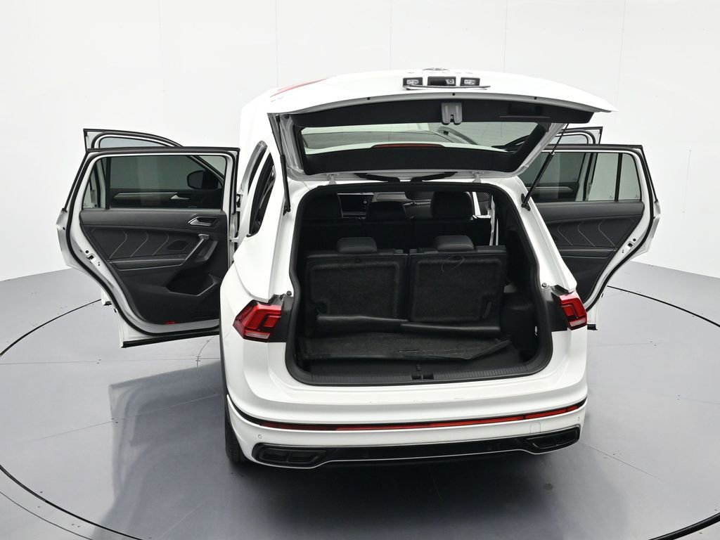 Used 2023 Volkswagen Tiguan SE R-Line FWD image 44
