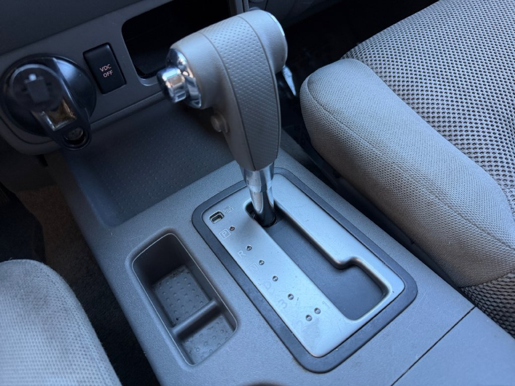 Used 2010 Nissan Frontier SE RWD image 21