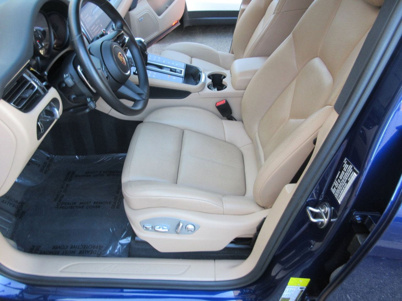 Used 2024 Porsche Macan image 7