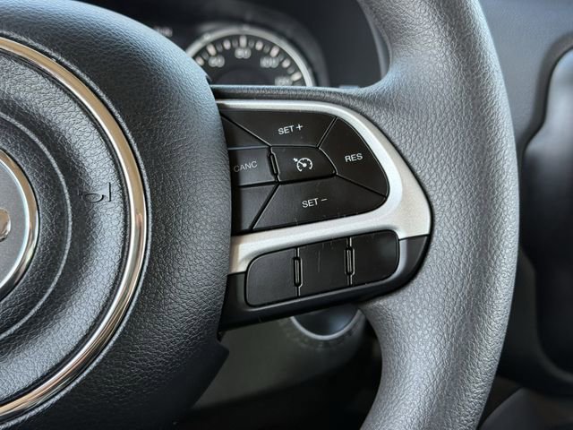 Used 2023 Jeep Renegade Latitude AWD/4WD image 12