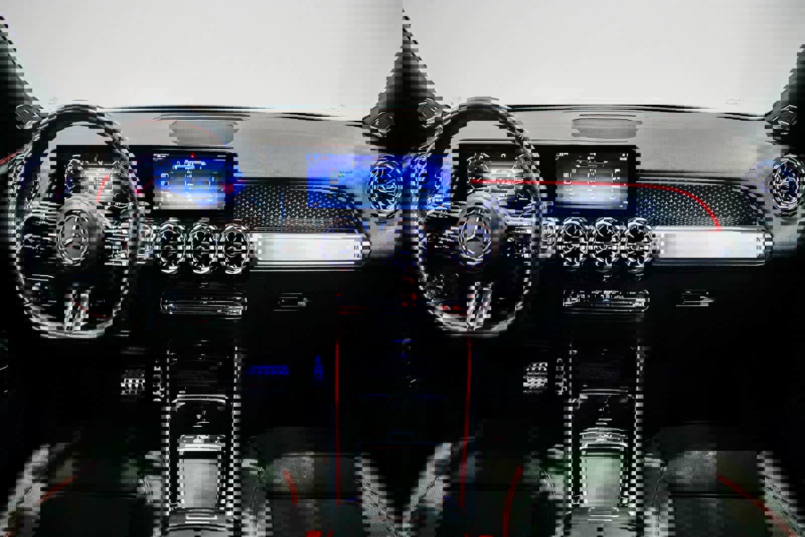 Used 2025 Mercedes-Benz GLB 250 image 11