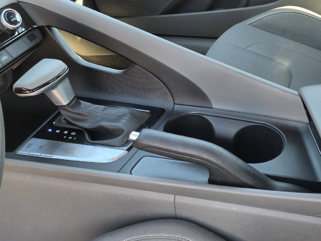 Used 2024 Hyundai Elantra SEL FWD image 33