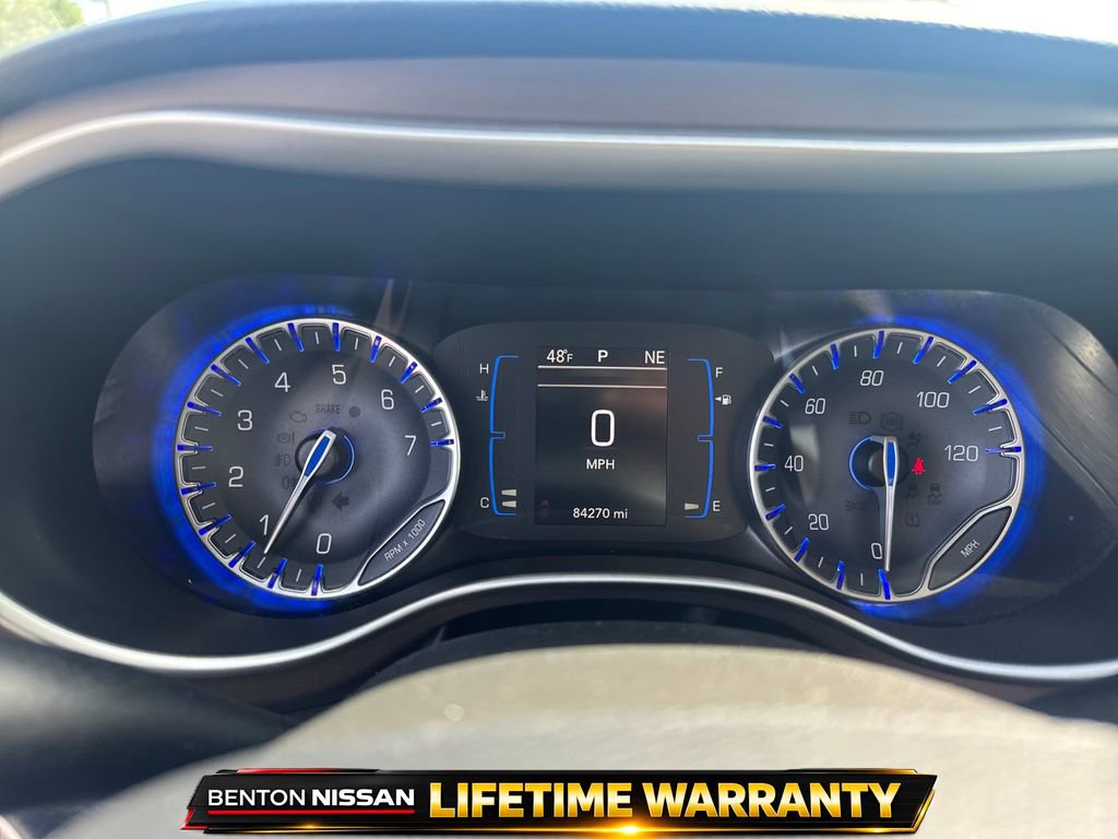 Used 2018 Chrysler Pacifica Touring Plus w/ Tire & Wheel Group FWD image 14