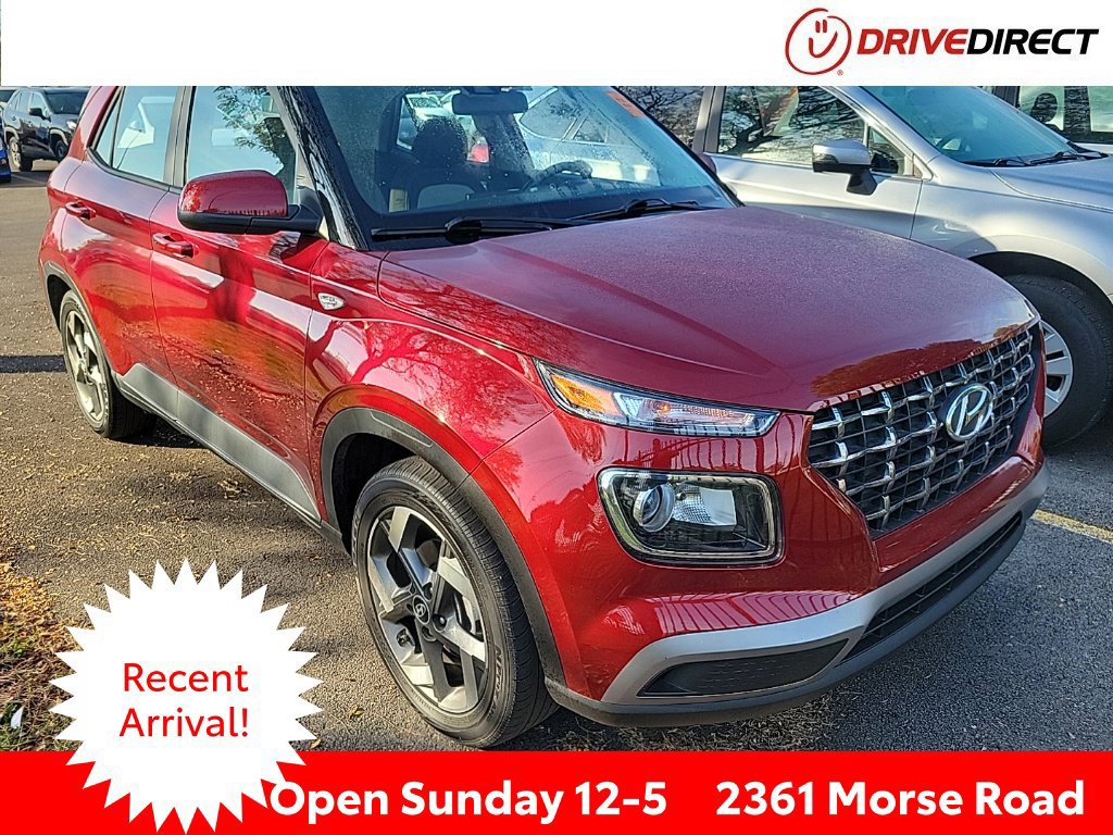 Used 2024 Hyundai Venue SEL FWD image 1