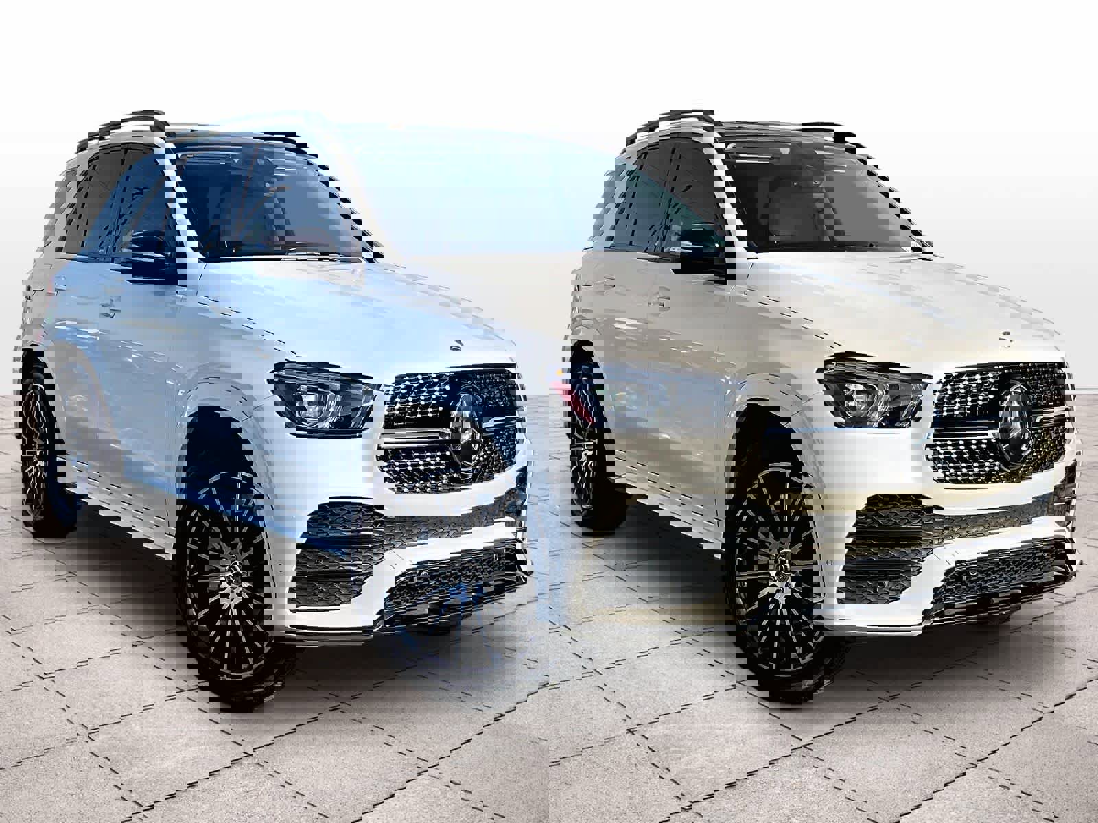 Used 2021 Mercedes-Benz GLE 350 4MATIC image 2