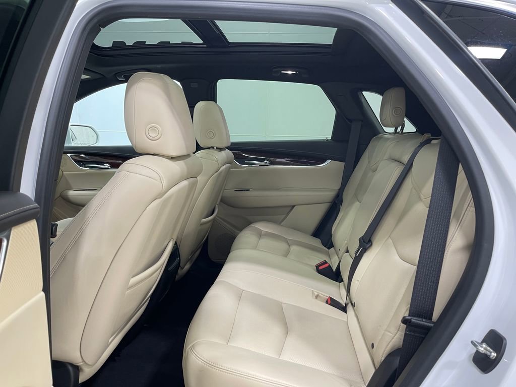 Used 2017 Cadillac XT5 Luxury image 32