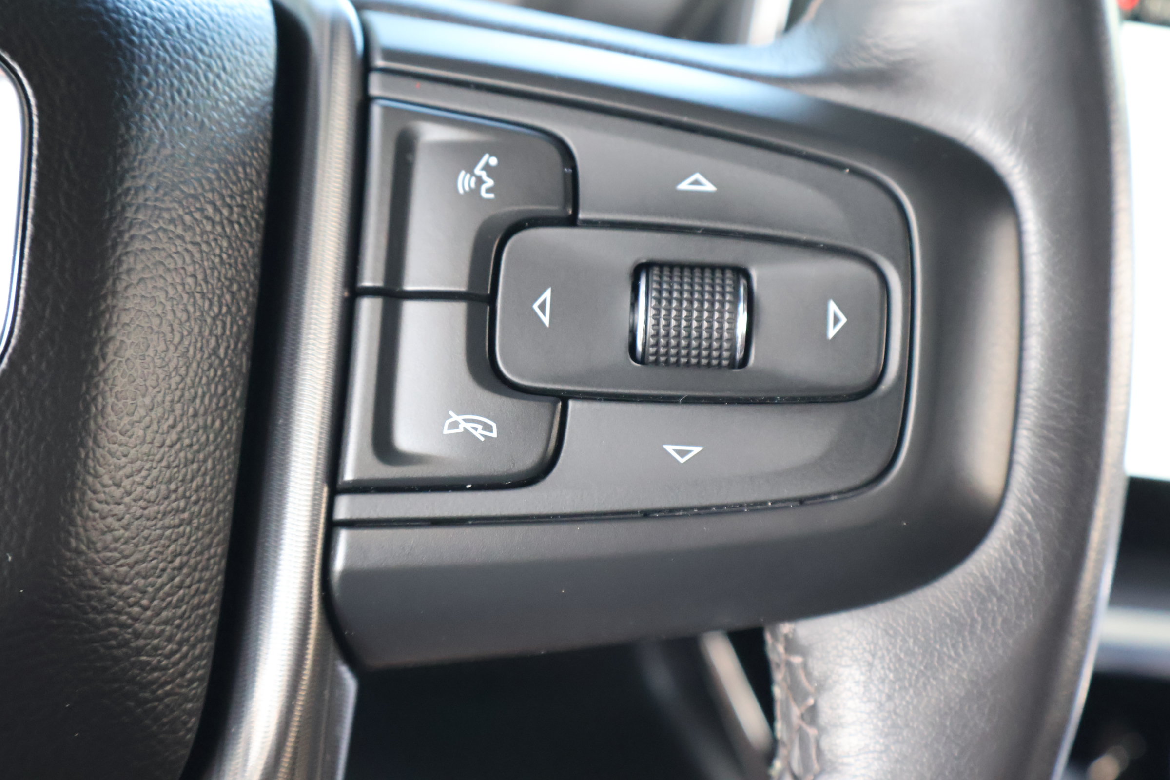 Used 2024 GMC Sierra 3500 Denali Ultimate AWD/4WD image 27
