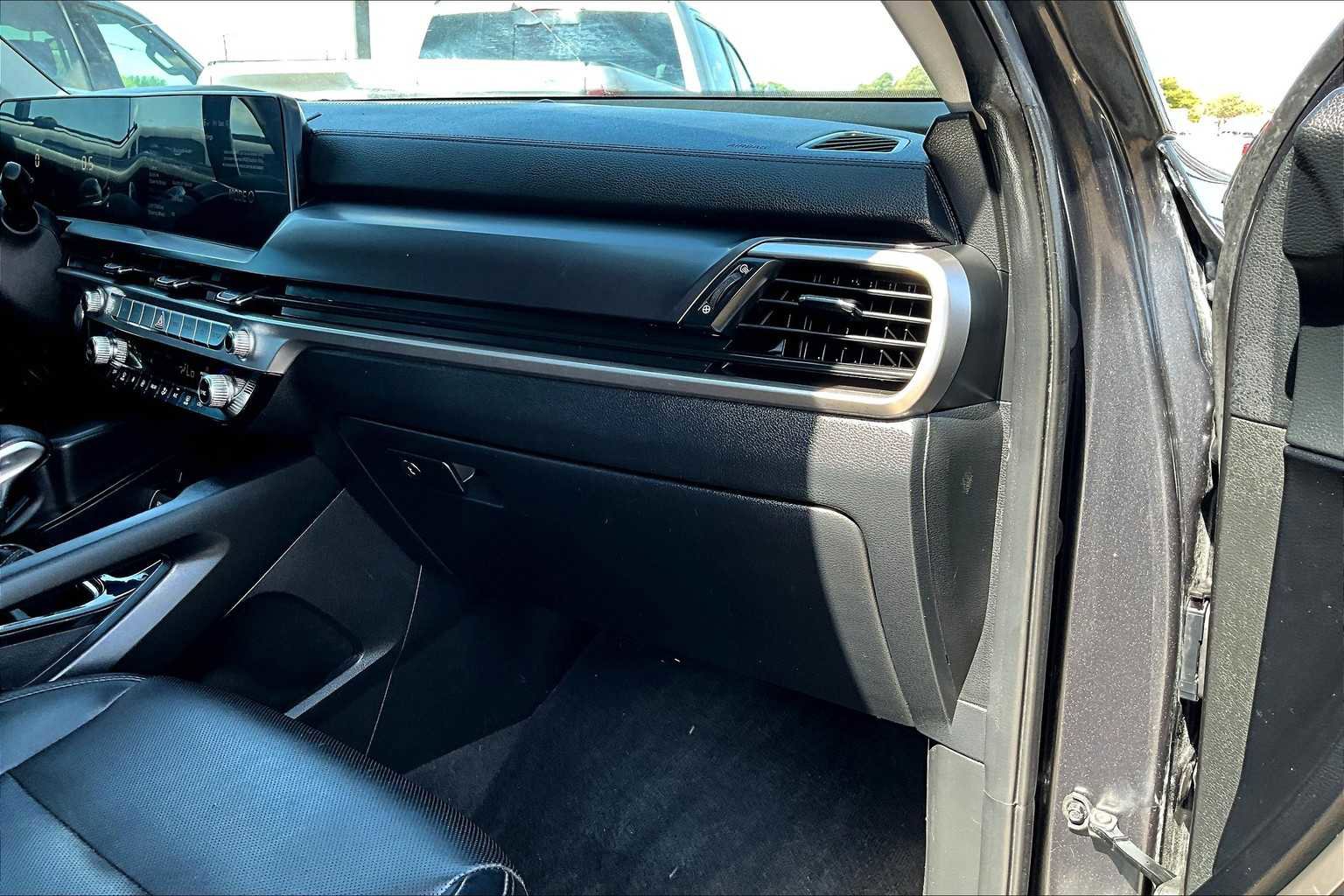 Used 2023 Kia Telluride LX image 18