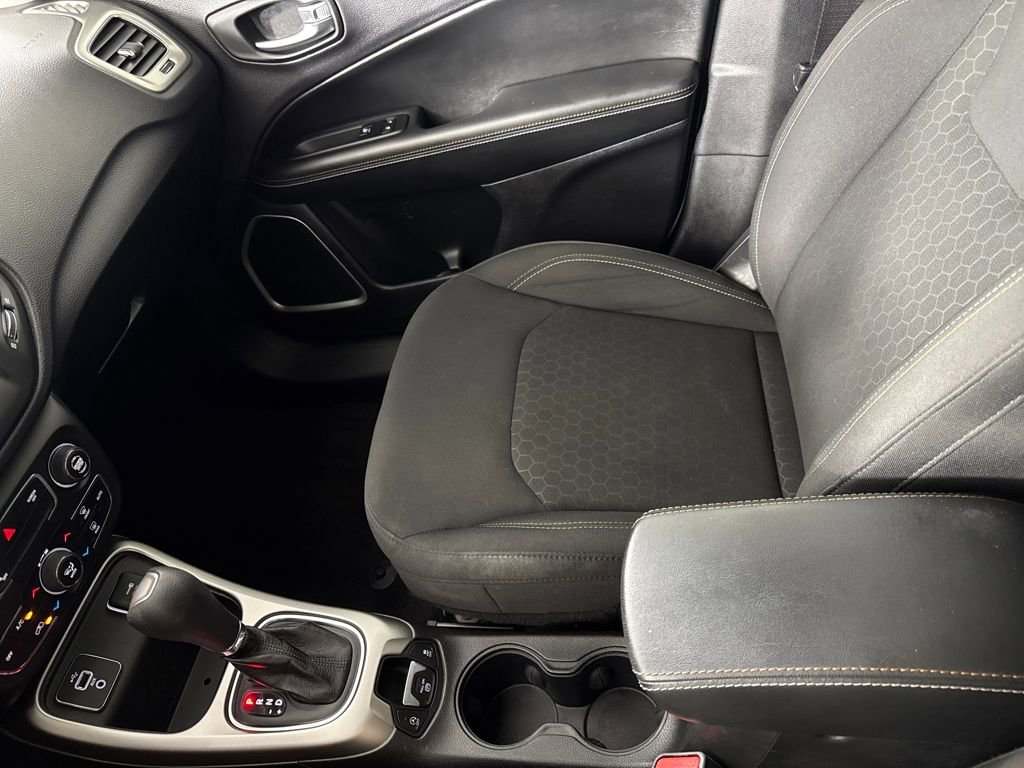 Used 2018 Jeep Compass Sport w/ Tech Group image 17