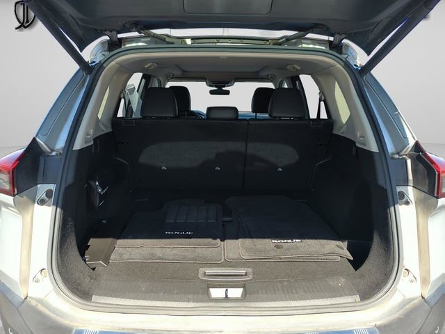 Certified 2022 Nissan Rogue Platinum w/ Head-Up Display Package FWD image 17