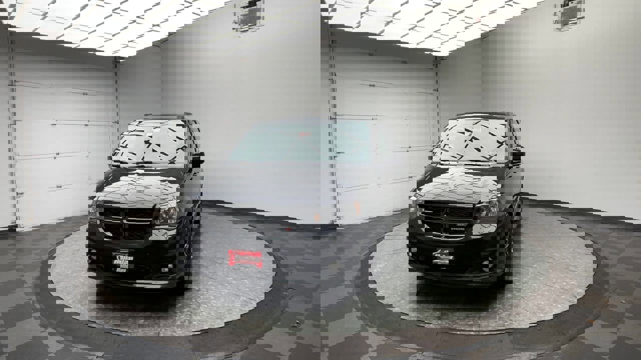 Used 2016 Dodge Grand Caravan R/T image 28