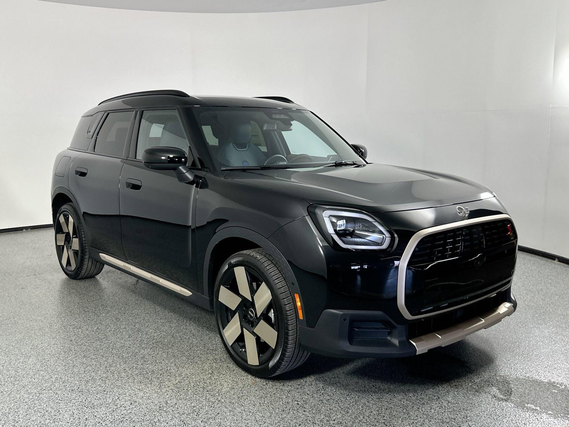 New 2025 MINI Cooper Countryman S w/ Comfort Package Max image 3