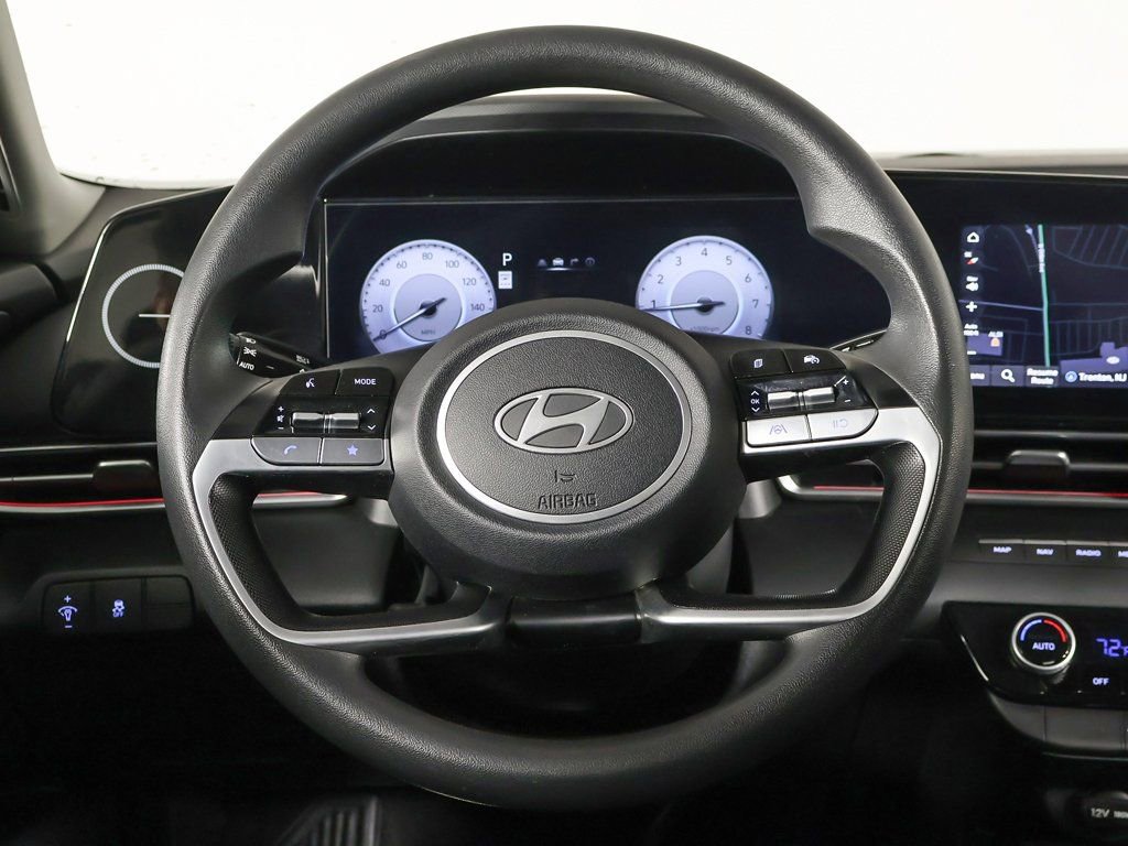 Certified 2024 Hyundai Elantra SEL image 31